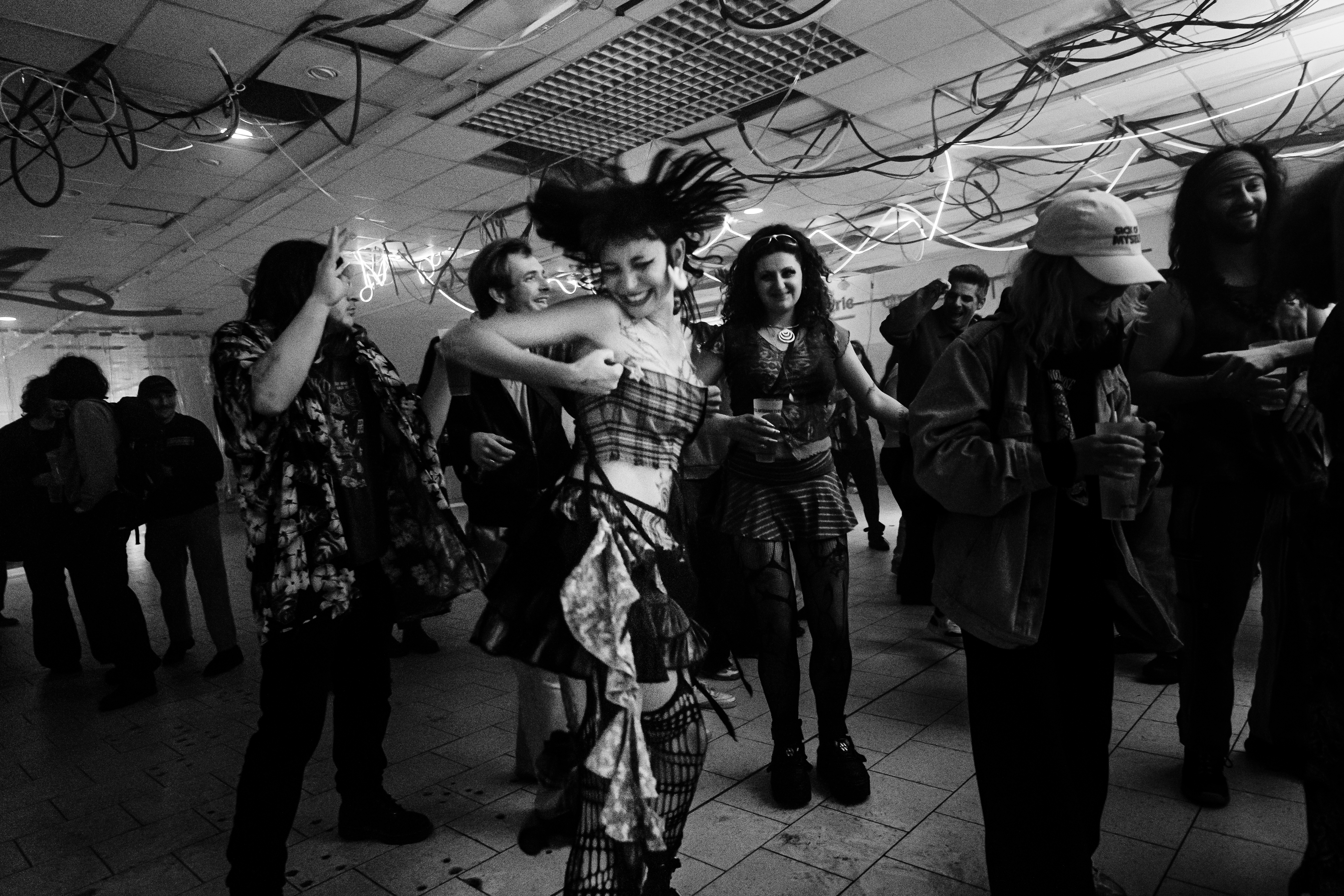 GYA #2 — danse dans la salle